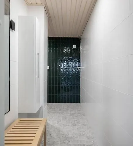 Lägenhet Moderni Ja Tilava Kolmio + Sauna